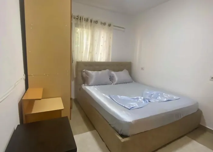 Central Stay Tirana شقة تيرانا